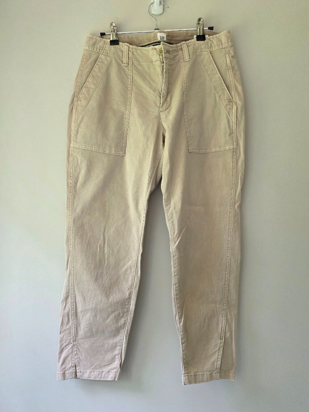 GAP Girlfriend Utility Cropped Khaki Pants | Size 6 | Beige Tan Chino Pockets